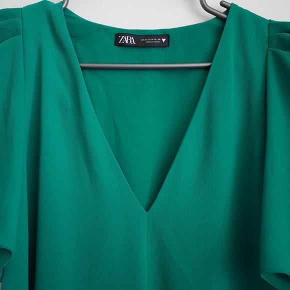 Beautiful green dress Zara) - Picture 10 of 12